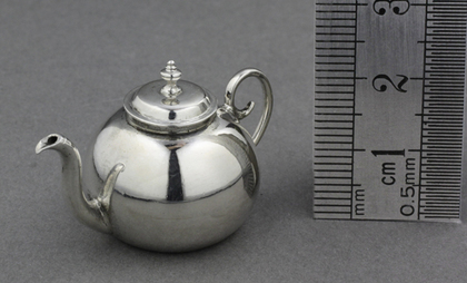 18th Century Dutch Silver Miniature Teapot - Johannes van Geffen